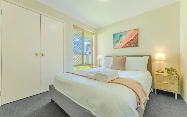 StayAU 4BR Family Retreat with Garden