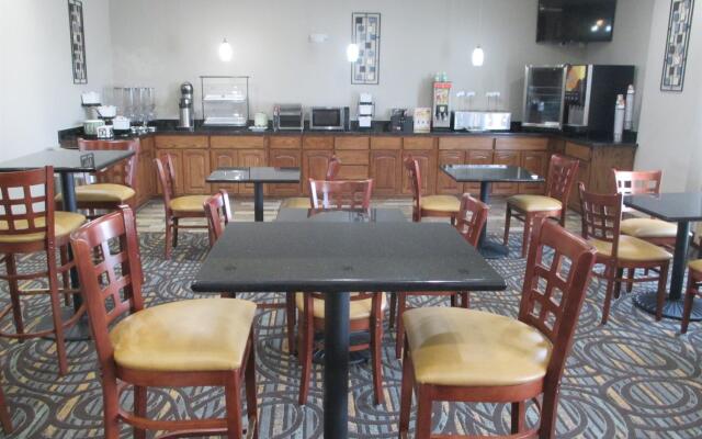 Best Western Plus Fort Worth Forest Hill Inn & Suites