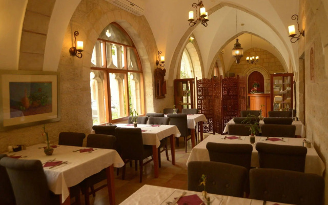 St. George’s Cathedral Pilgrim Guesthouse – Jerusalem