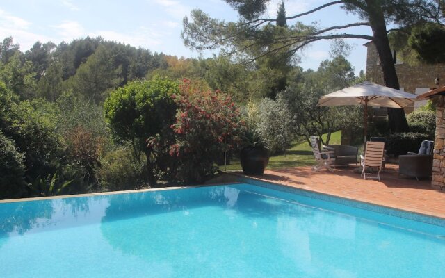 Peaceful Mansion With Swimming Pool at Fayence