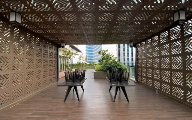 Homey And Spacious 2Br At Samara Suites Apartment