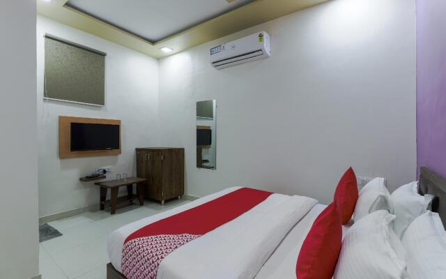 OYO 71736 Happy Stay Inn