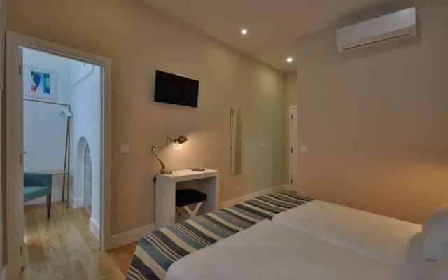 Porto Charming Hotel