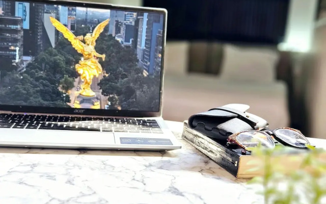 Singular Polanco Goldsmith