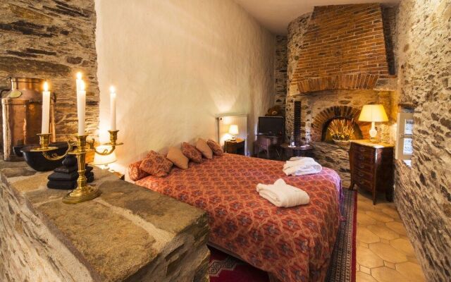 Château De La Colaissière