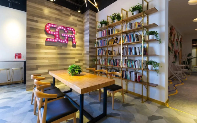 Shanghai Pengpai Art Youth Hotel