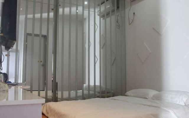 Qingdao Sweet Space Business Hotel