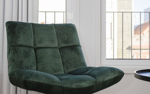 Liiiving-Modern & Glam Rooftop Apartment