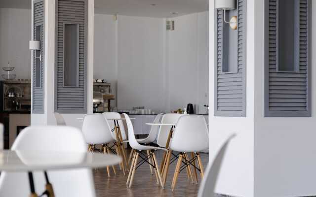 Calma Beach Hotel