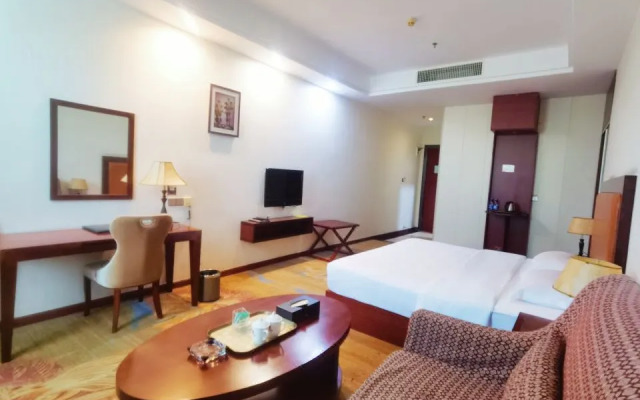 Kam · Tak · Yil Hotel