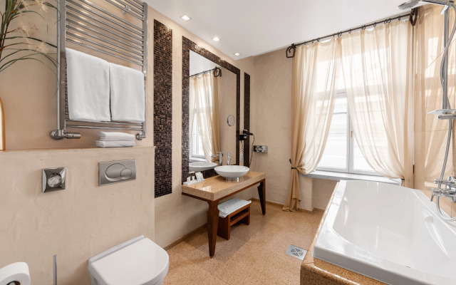 Rixwell Collection Savoy Boutique Hotel