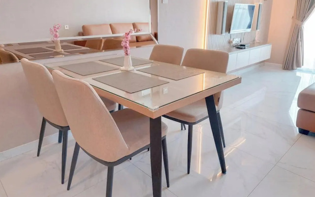 Good Place And Spacious 3Br Sky House Bsd Apartment