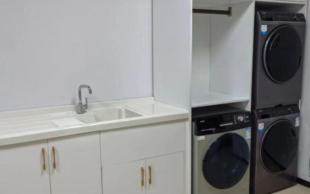 Bai Hua Ting International Hotel