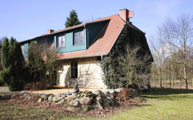 Semi detached house, Glave