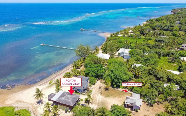 Roatan Ocean View- 2nd Floor 2 Bedroom Apts by RedAwning