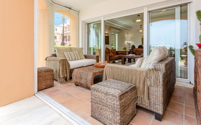 YOLO Spaces – Sotogrande  Puerto Boutique Apartment