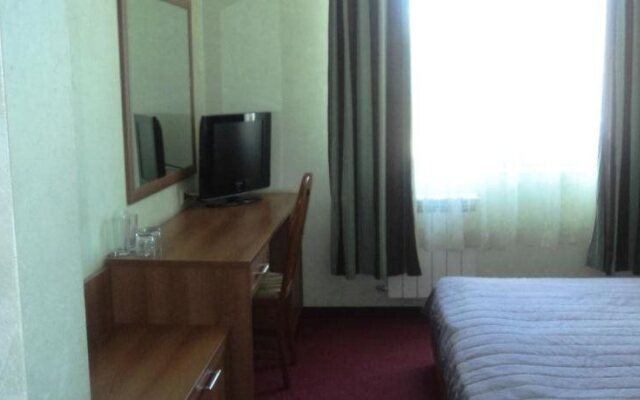 Hotel 007
