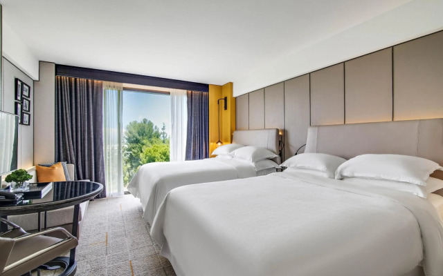 Sheraton Universal Hotel