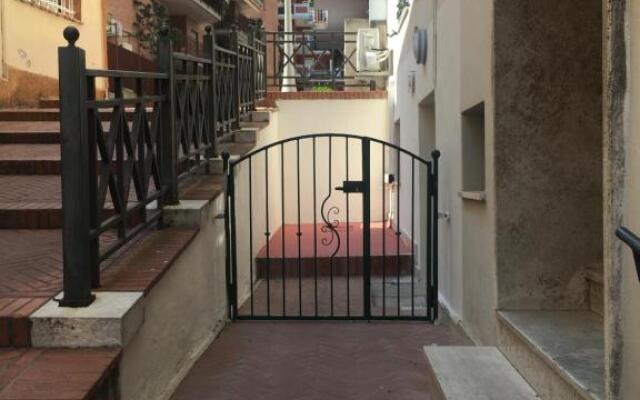 The Cove 1.3km From Beach