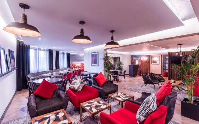 Radisson RED Hotel London Heathrow