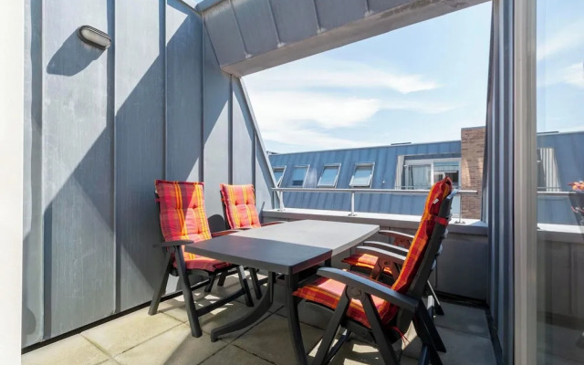 Elegant Penthouse With Patio