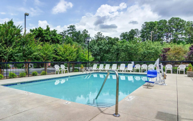 Quality Inn & Suites Atlanta Stone Mountain