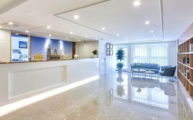 Vienna 3 Best Hotel (Chongqing Jiangbei Airport Sunac Central Plaza)