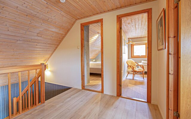 Nice Home in Farsund With 5 Bedrooms and Wifi