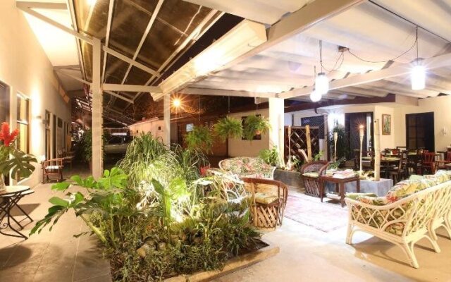 Airport Costa Rica B&B