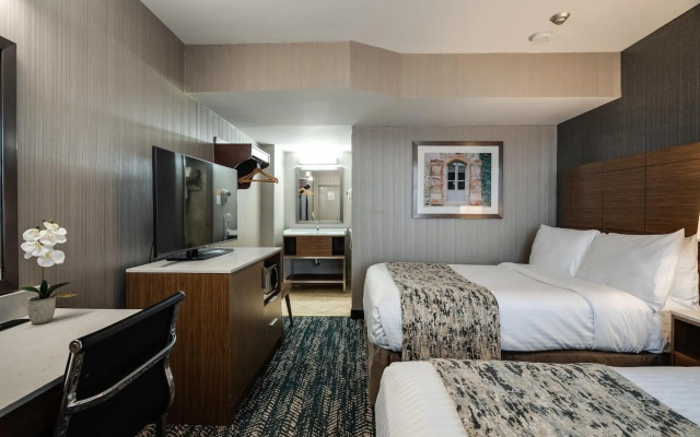 Monte Carlo Inn Toronto West Suites