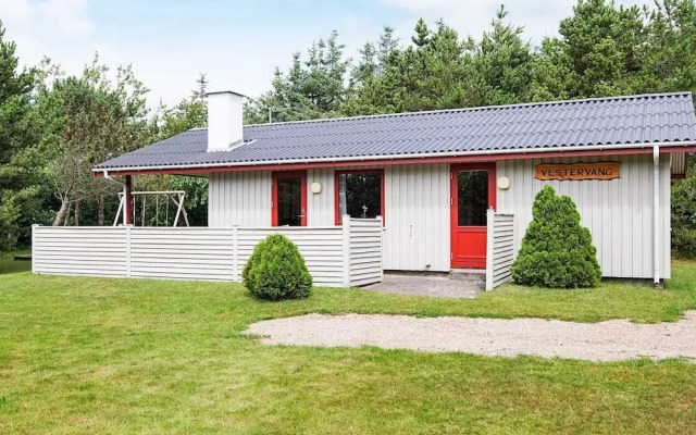 6 Person Holiday Home in Blavand