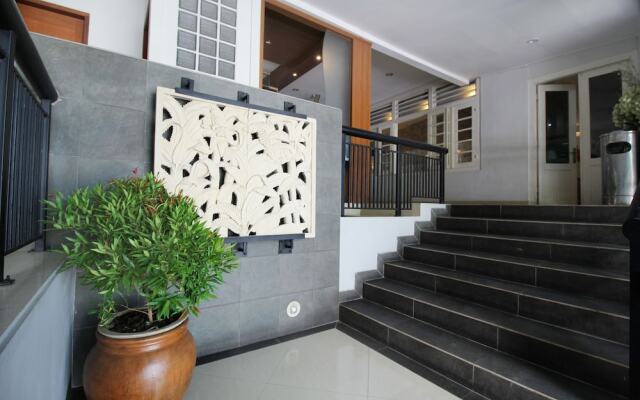 Airy Wenang Sam Ratulangi 199 Manado