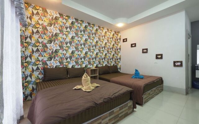 OYO 1100 Chidlom Resort