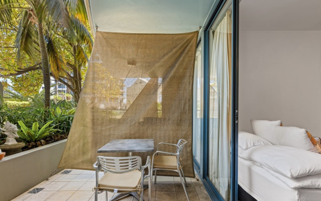 Beachside Studio With Pool and Gym Access