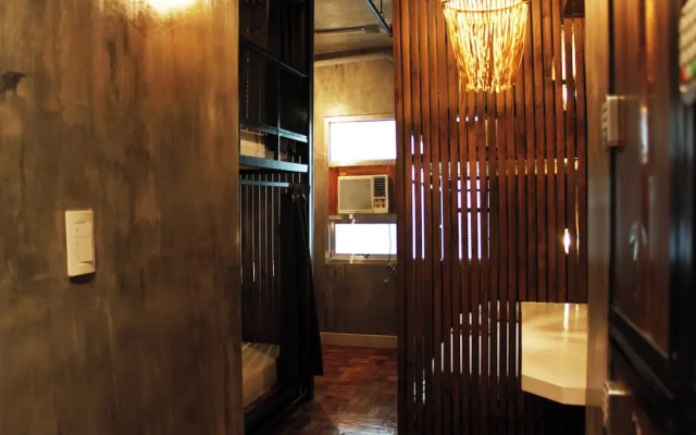 Connector Hostel