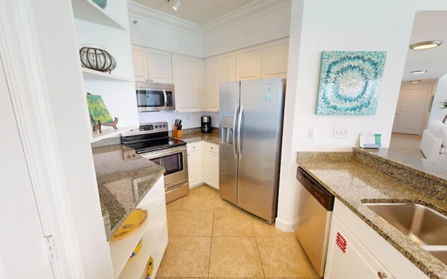 Oceania 807 3 Bedroom Condo by RedAwning