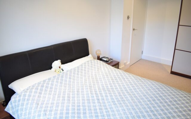 2 Bedroom Mayfair Apartment Near Hyde Park