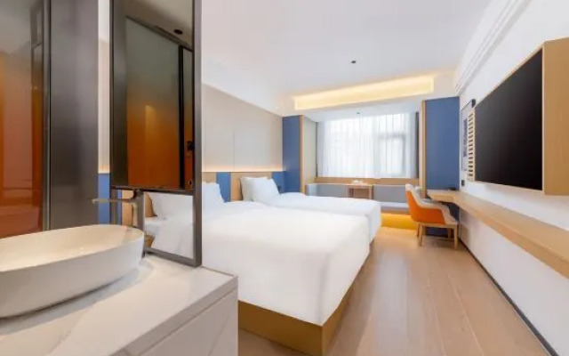 Wyndham Hotel (Donghu Qilou Old Street Store)