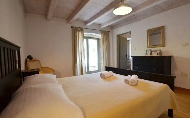 Majestic Rustical Kanfanar Villa With Pool