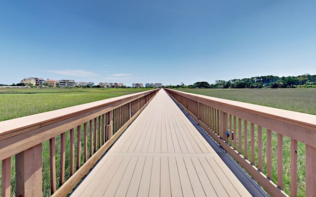 William Hilton #4305 - 2 Br Condo