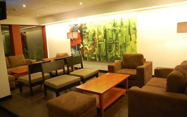 Hotel Red Earth