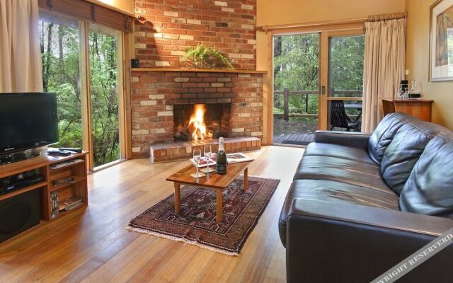 Woodlands Rainforest Retreat