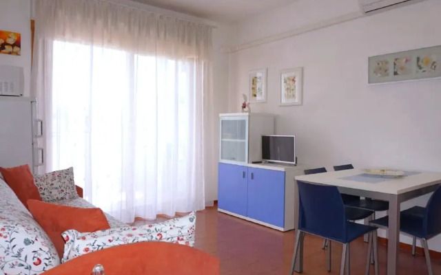 Cosy Apartment in Caorle With Balcony