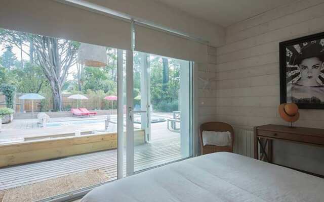 Luxury Villa in Lege-cap-ferret With Swimming Pool