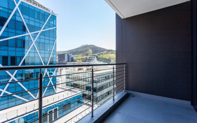 Luxuriuous 1 Bedroom in 16 on Bree