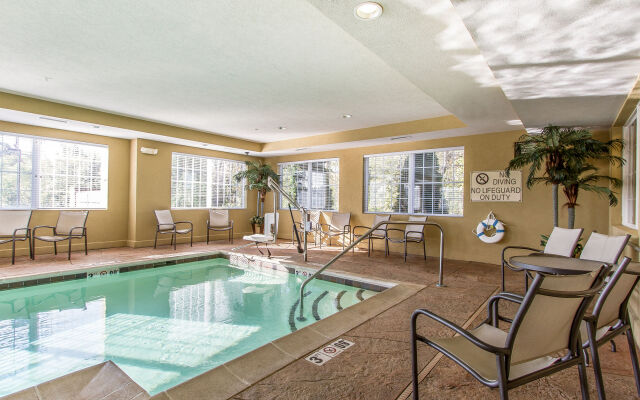 Comfort Suites