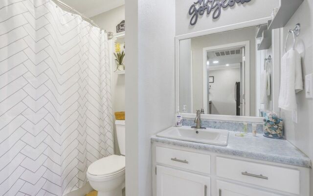 Clubhouse Bungalow - Community Amenities