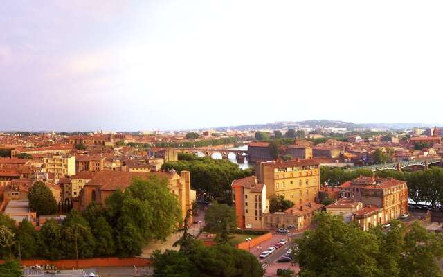 CAMPANILE TOULOUSE SUD BALMA - Cité de l'Espace