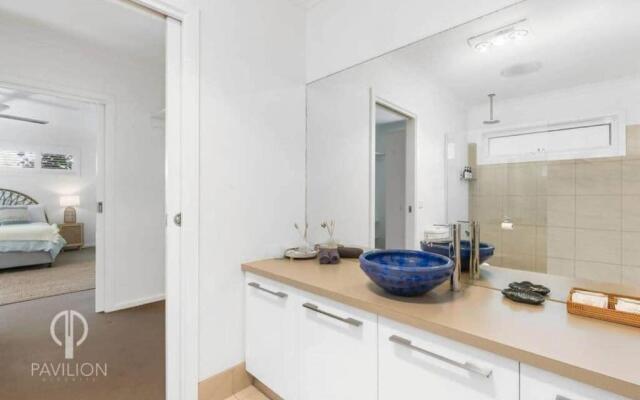 Wiltons Riverside- Sleeping 9, Pet friendly