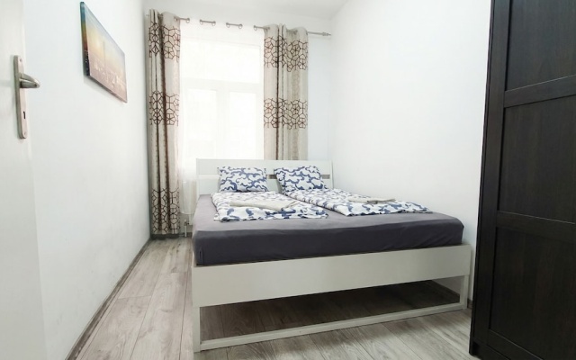 Enkplatz U3- Affordable 5BR shared Apt.